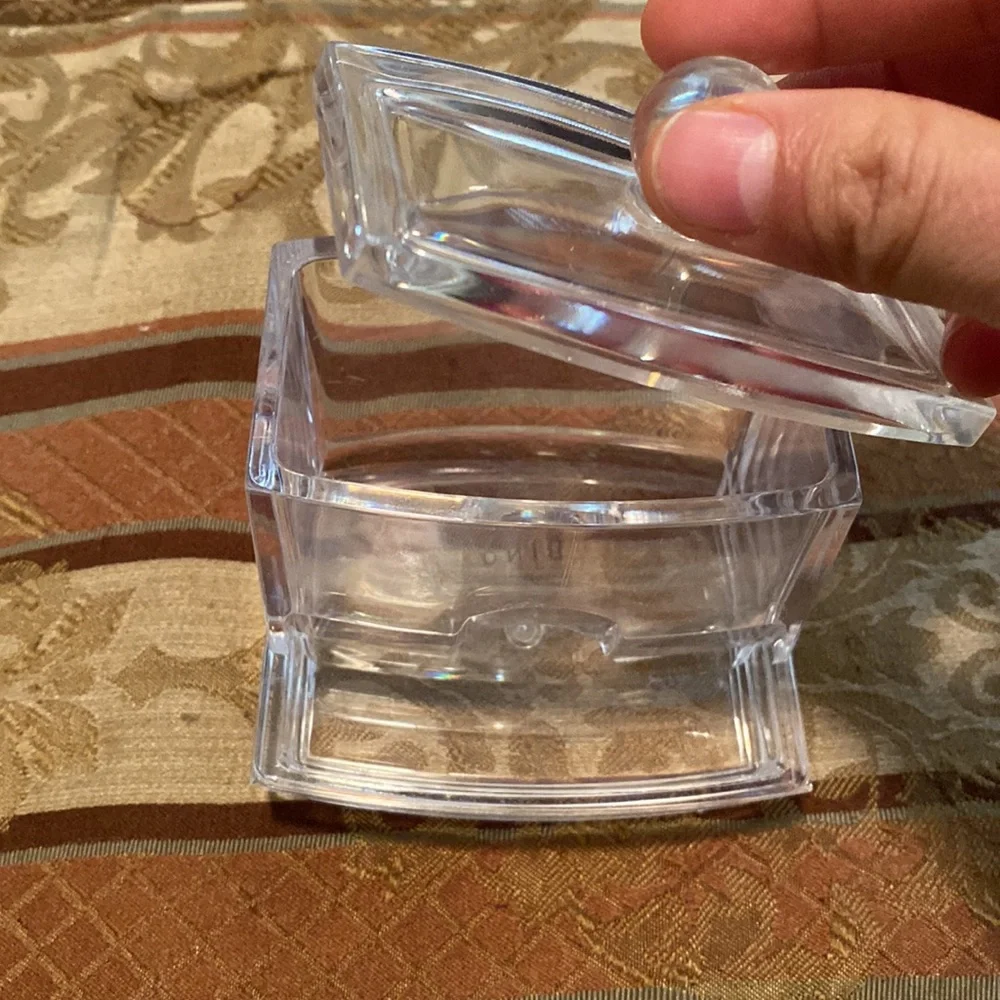 Cotton swaps holder